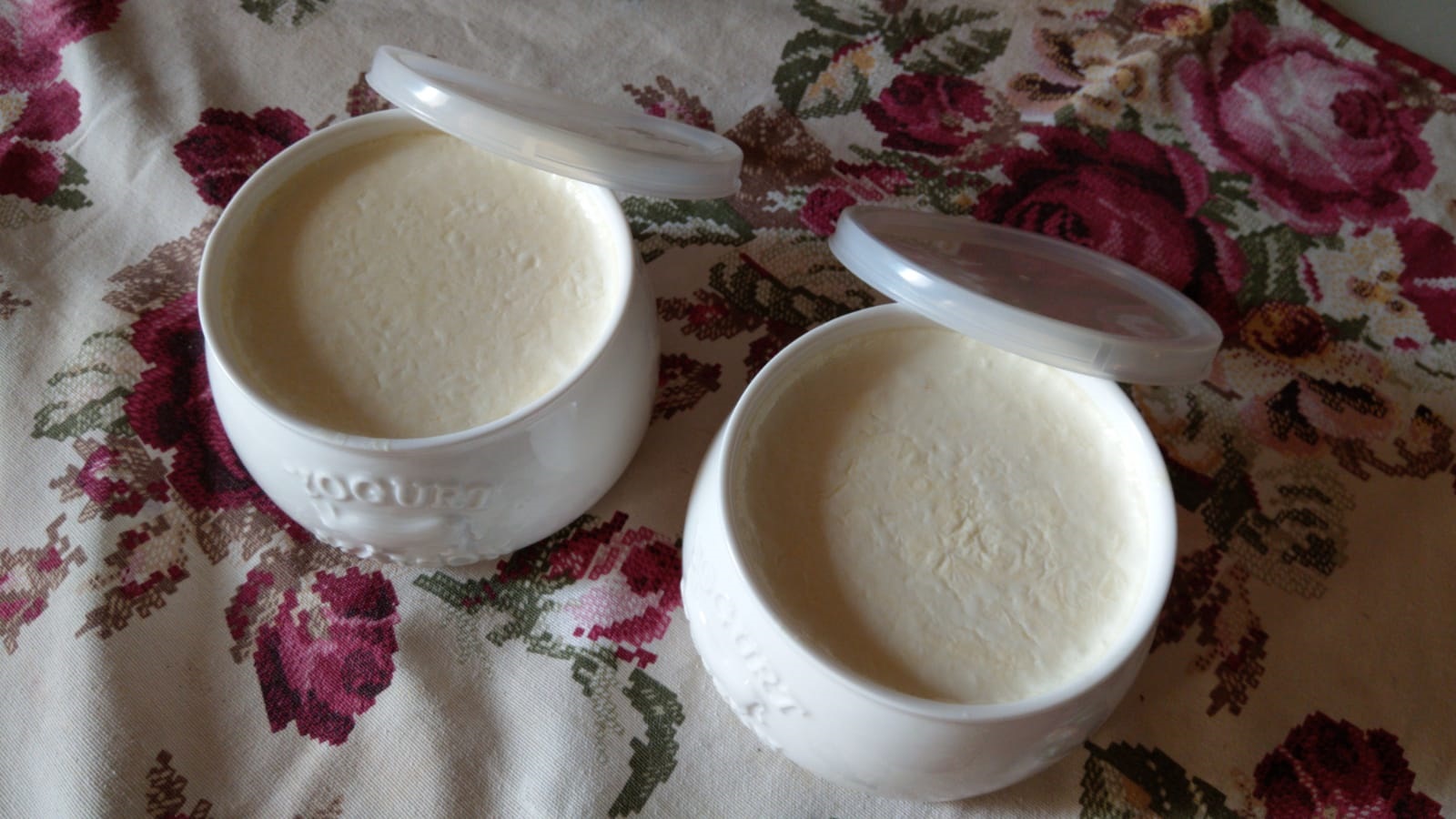 Fırında, susuz, taş gibi ev yapımı yoğurt yapmak artık çok kolay! Fırında yoğurt tarifi