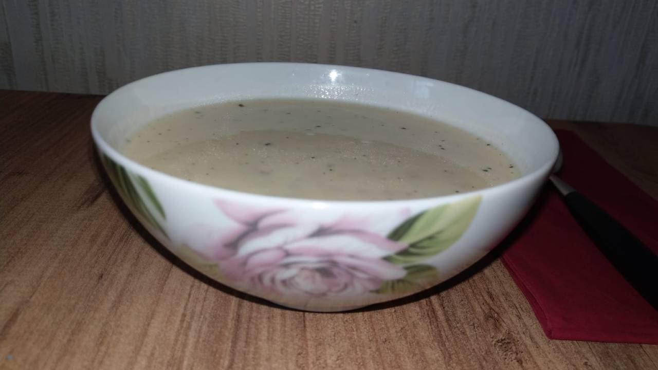 Akşama ne pişirsem diyenlere: Yarmalı yoğurt çorbası tarifi