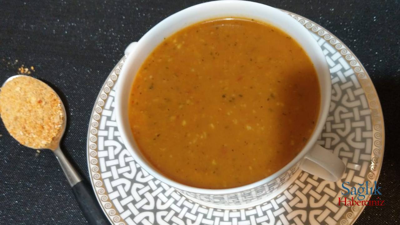 Tarhana sevmeyenlere tarhanayı sevdiren tarif: Domates soslu tarhana çorbası tarifi