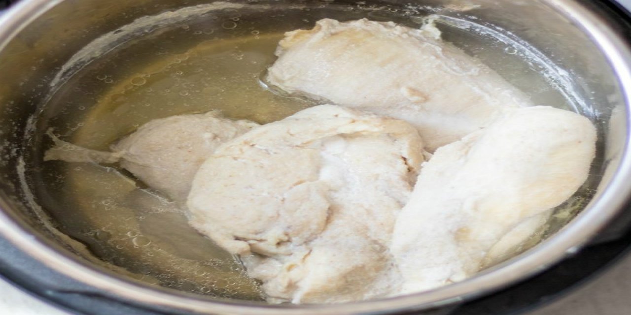 Haşlanmış tavuk suyu dolaba koyduktan sonra kaç gün içinde tüketilmeli?