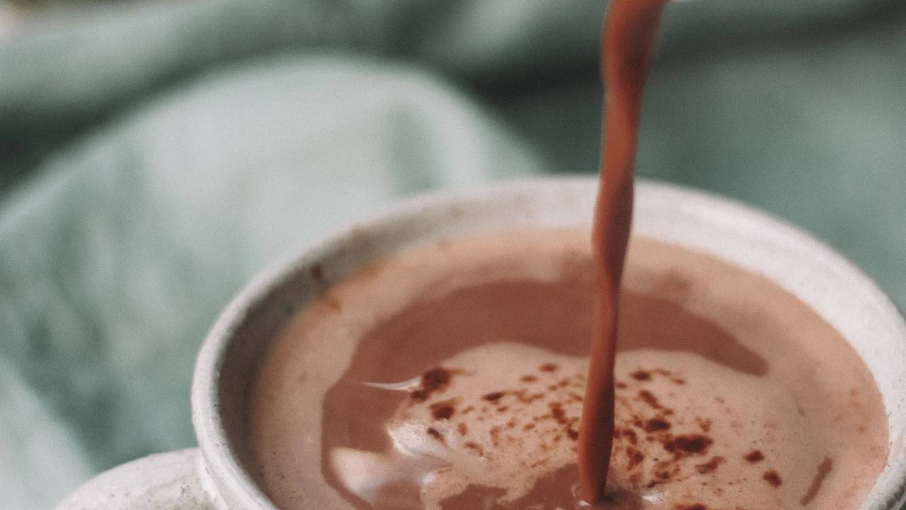 Hazır Toz Sıcak Çikolataya Veda Etme Zamanı Geldi! Mis Gibi Kokusuyla Sizi Mest Edecek Ev Yapımı Sıcak Çikolata Tarifi
