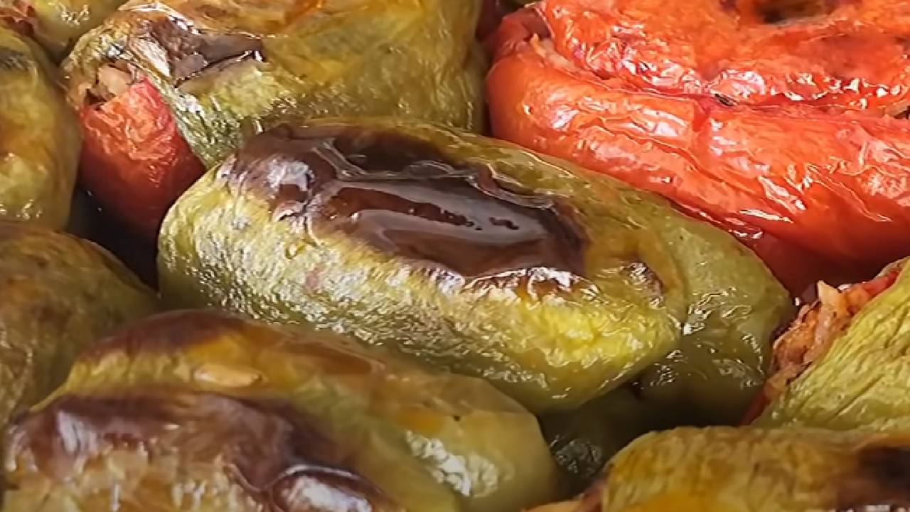 Fırında Kusursuz Zeytinyağlı Biber Dolması Tarifi Yazın Sürekli Yapıp Yemelik Bir Lezzet