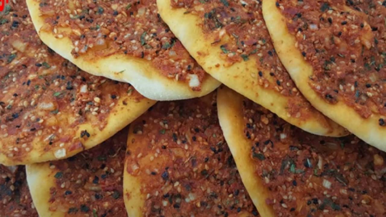 Lahmacuna En Büyük Rakip! Hatay'ın Dillere Destan Biberli Ekmek Tarifi