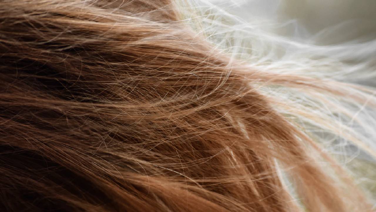 Kuaföre Tonla Para Vermenize Gerek Yok! Saç Renginizi Açmak İçin Eve Uygulayabileceğiniz 6 Yöntem