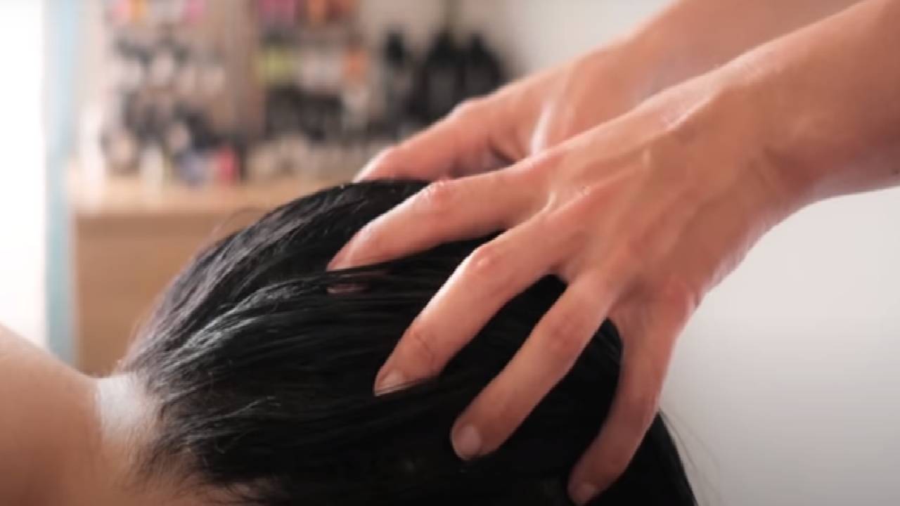 Hemen Hemen Tüm Saç Ürünlerinde Bulunan Neem Yağının Şaşırtıcı 5 Faydası