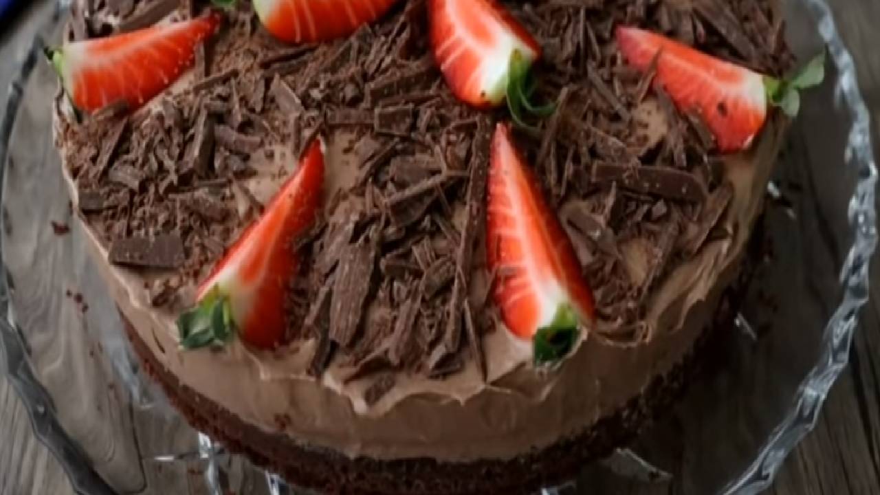 Evde bol çikolatalı kolay pasta nasıl yapılır, tarifi nasıldır?