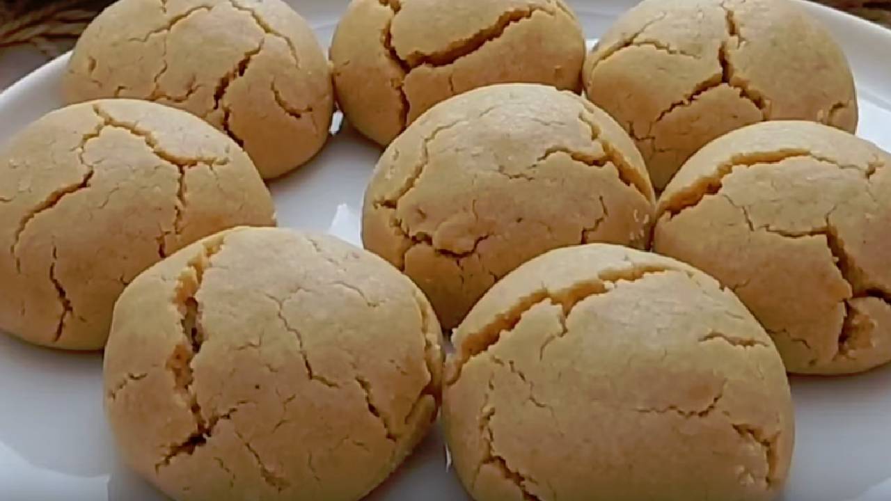 Sıvı yağla tahinli cevizli kurabiye nasıl yapılır? İşte ağızda dağılan helva kurabiye tarifi