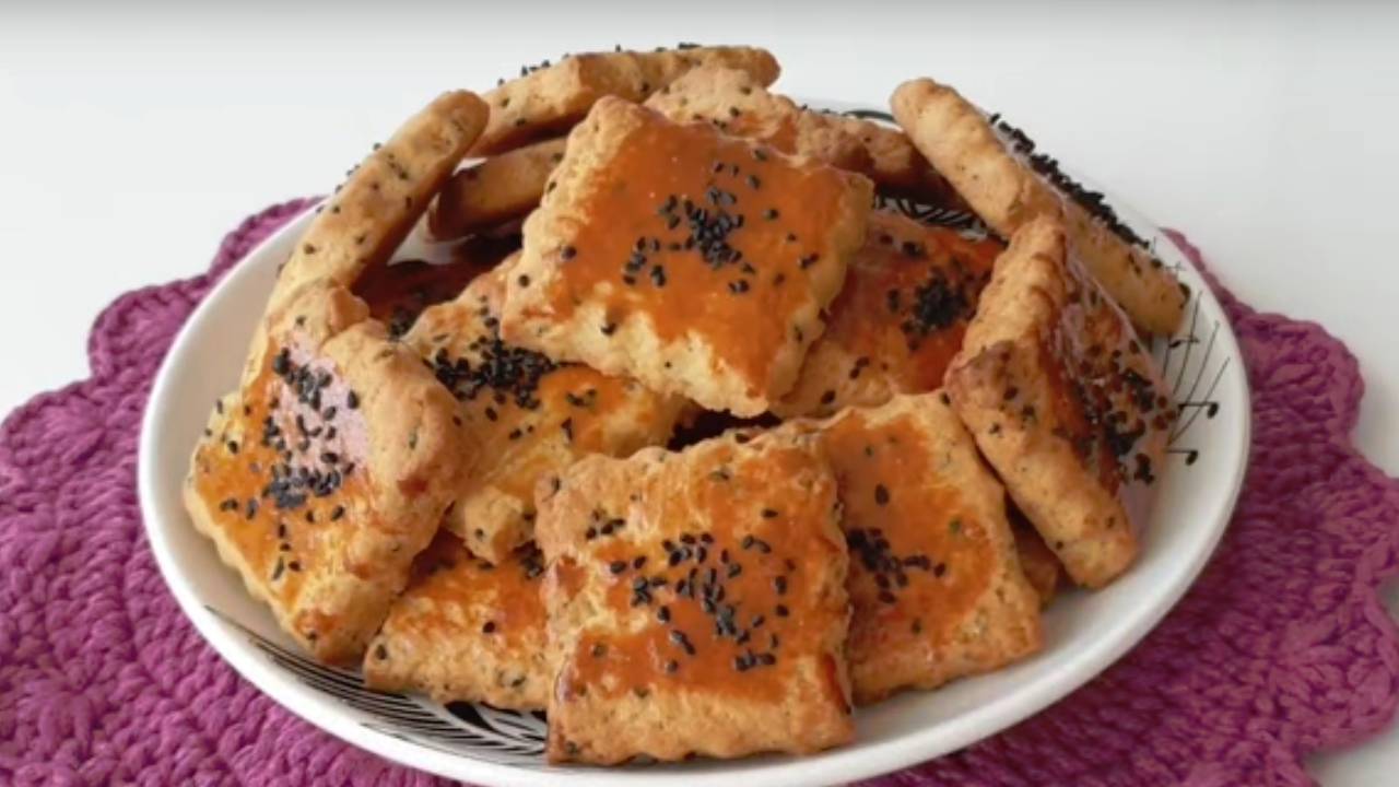 Sirkeli çörek otlu kurabiye nasıl yapılır? İşte bayatlamayan çöre kotlu kurabiye tarifi