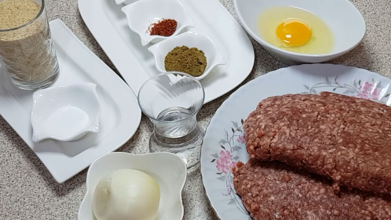 Rosto köfte nasıl yapılır? İşte patates püreli rosto köfte tarifi