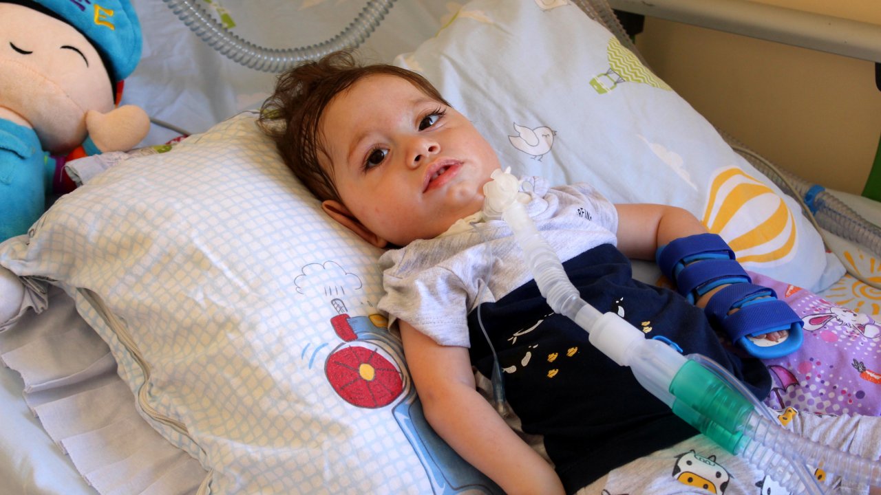 3 kez kalp krizi geçiren 20 aylık SMA'lı Aybars bebek yardım bekliyor