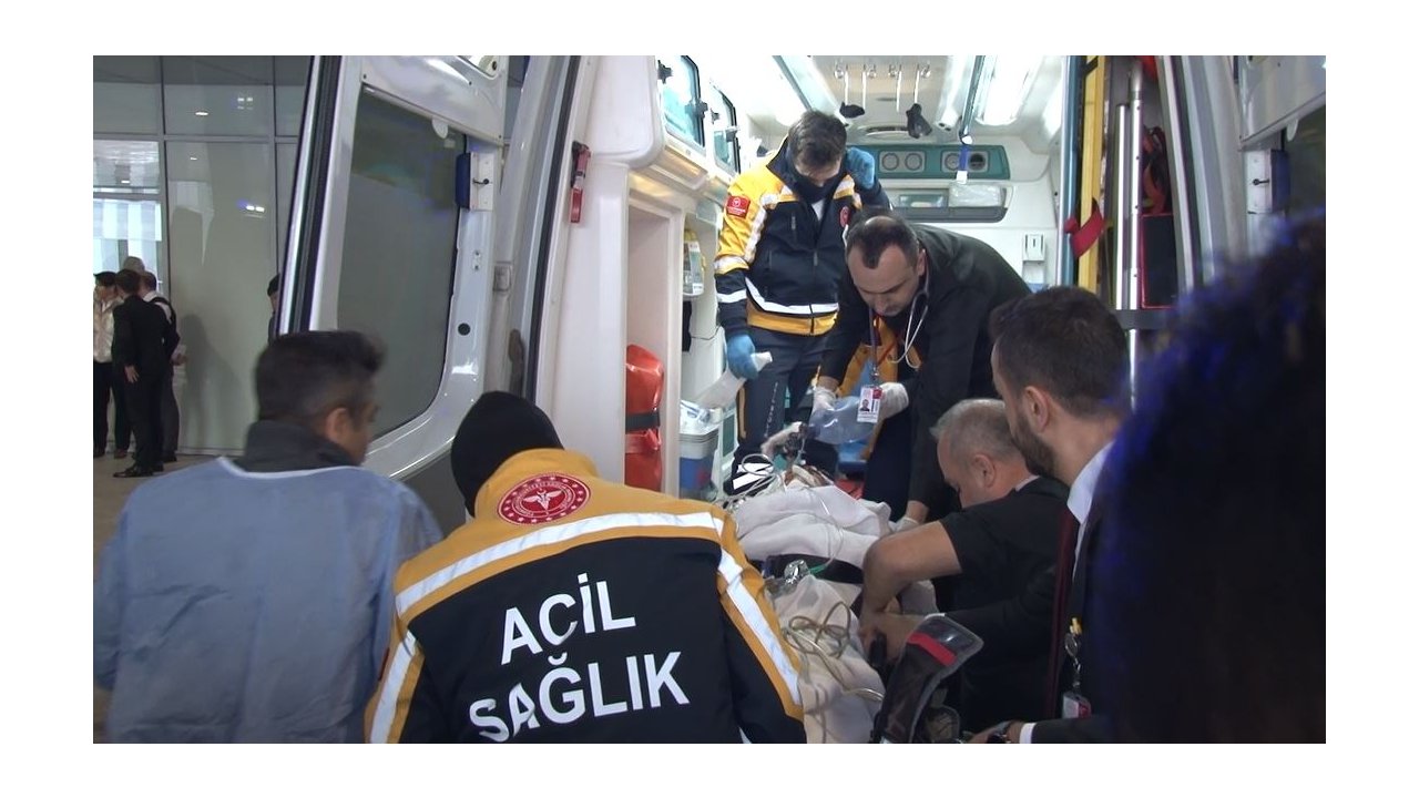 Adıyaman'daki depremde yaralanan 4 kişi, ambulans uçakla Ankara'ya getirildi