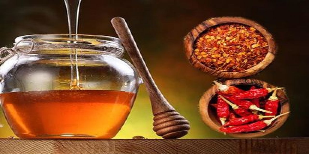 Kırmızı Biber ve Balı Karıştırıp Yemek İçin Harika Neden!