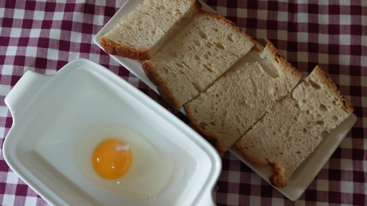 yumurtali-ekmek-kizartmasi-tarif-1.jpg